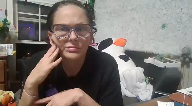 Snapshot of TopazVixen chatting on March 15, 12:25 am TopazVixen online show from March 15, 12:25 am