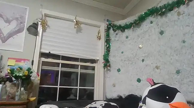 Snapshot of TopazVixen chatting on March 17, 9:22 am TopazVixen online show from March 17, 9:22 am