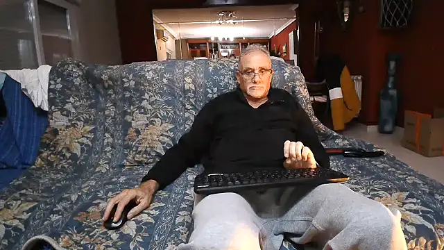 maduroguapo online show from December 16, 9:31 pm