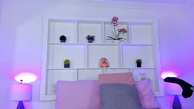 Jenifer Diaz online show from September 16, 1:23 pm