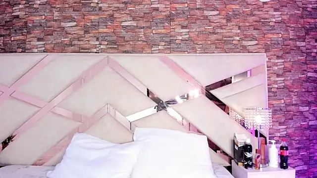 sophie pariss online show from October 16, 3:40 am