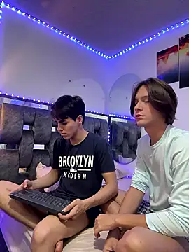 Alex and Fabian online show from January 11, 3:33 am