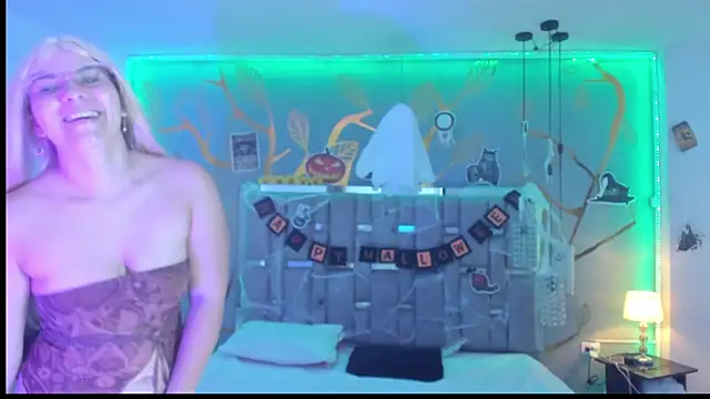 AlessiaDouce online show from October 31, 4:57 am