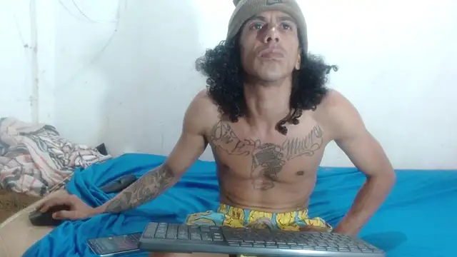 Snapshot of damian_bottom_bigcock chatting on January 9, 1:36 pm damian bottom bigcock online show from January 9, 1:36 pm