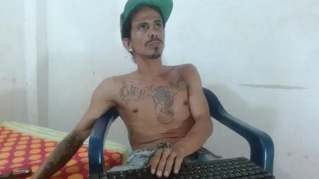 Snapshot of damian_bottom_bigcock chatting on February 1, 10:19 pm damian bottom bigcock online show from February 1, 10:19 pm