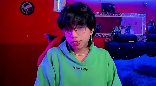 Snapshot of AnggelONfiree chatting on December 11, 7:09 am AnggelONfiree online show from December 11, 7:09 am