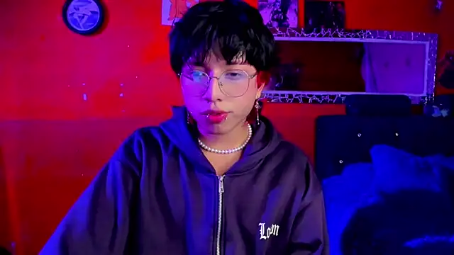 Snapshot of AnggelONfiree chatting on February 22, 5:12 am AnggelONfiree online show from February 22, 5:12 am