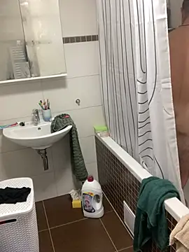 Snapshot of Zbochunec chatting on March 20, 9:13 pm Zbochunec online show from March 20, 9:13 pm