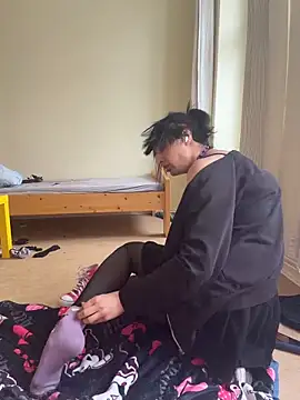 Snapshot of egirl711 chatting on February 9, 12:42 pm egirl711 online show from February 9, 12:42 pm