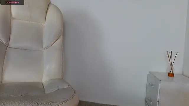 tonibelmont online show from March 8, 9:40 pm