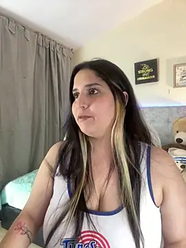 Snapshot of valentina_jonnes1 chatting on December 12, 6:14 am valentina jonnes1 online show from December 12, 6:14 am