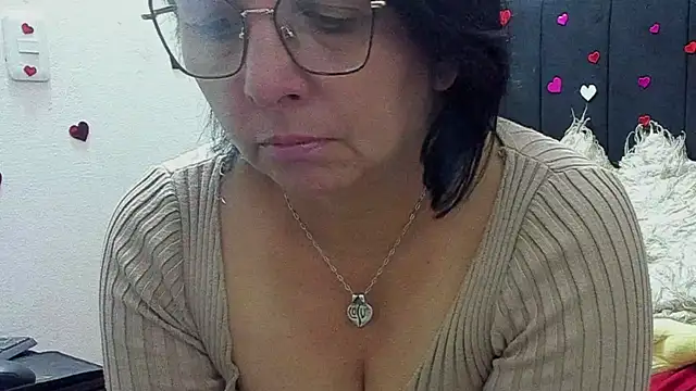 Evaaross 2345 online show from May 30, 1:19 pm
