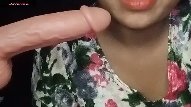 Snapshot of Sheela_oshovadi chatting on January 31, 6:35 am Sheela oshovadi online show from January 31, 6:35 am