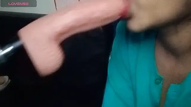 Snapshot of Sheela_oshovadi chatting on March 19, 4:25 am Sheela oshovadi online show from March 19, 4:25 am