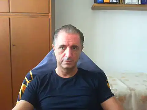 Snapshot of lliuk70mi chatting on September 20, 1:34 pm lliuk70mi online show from September 20, 1:34 pm