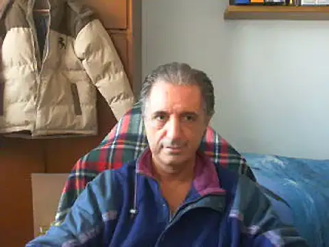 Snapshot of lliuk70mi chatting on December 14, 2:00 pm lliuk70mi online show from December 14, 2:00 pm