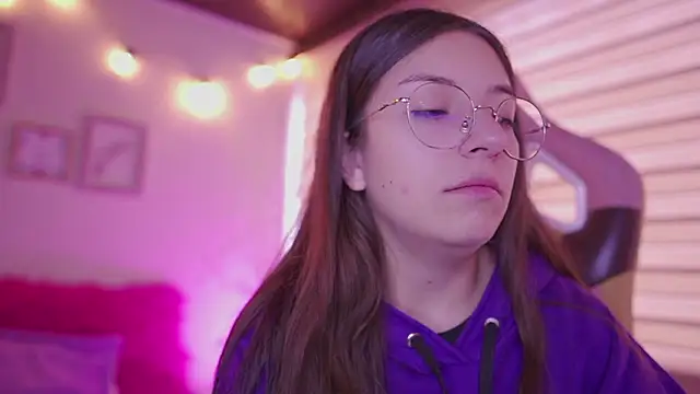 milly kenner online show from March 18, 8:01 pm