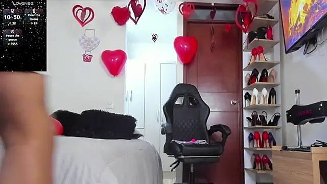 SophieBaker   online show from February 13, 3:13 am