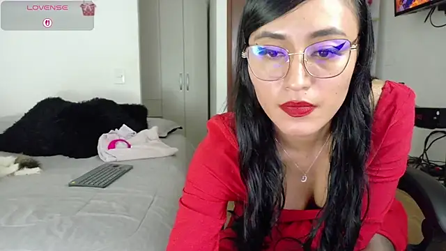 SophieBaker   online show from April 14, 2:06 am