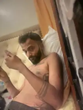 Snapshot of bigfatdick111 chatting on February 24, 8:18 pm bigfatdick111 online show from February 24, 8:18 pm