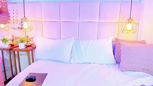 LinaGlam online show from January 31, 1:43 am