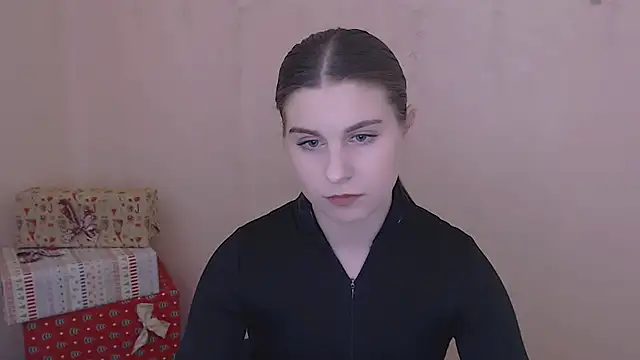 Snapshot of Sweet_Doll_Luna chatting on January 7, 3:44 pm Sweet Doll Luna online show from January 7, 3:44 pm