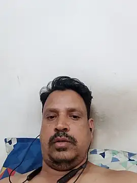 Snapshot of Raj1043 chatting on February 25, 10:15 am Raj1043 online show from February 25, 10:15 am