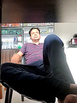 Raj1043 online show from October 31, 6:14 am