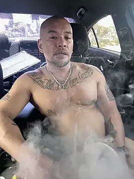 EatMyCake831 online show from March 19, 8:00 pm