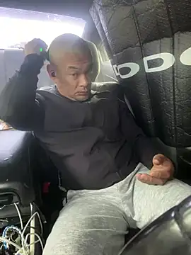 Snapshot of EatMyCake831 chatting on February 19, 9:11 pm EatMyCake831 online show from February 19, 9:11 pm