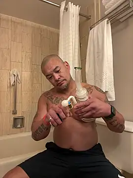 EatMyCake831 online show from April 12, 4:45 pm