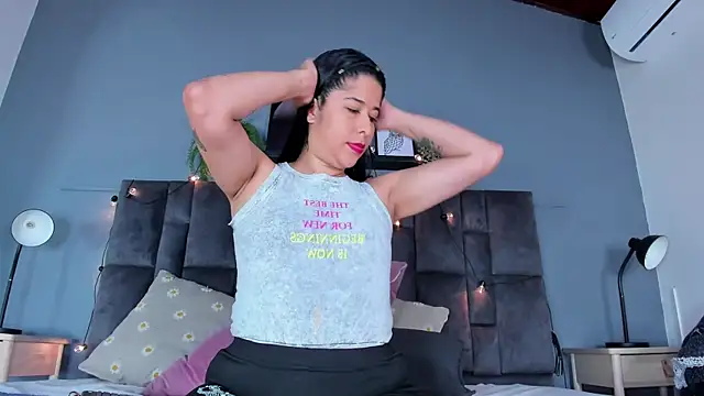 DulceAurora   online show from March 18, 4:48 am