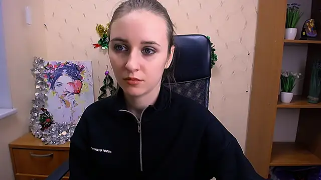 Snapshot of _Nicole_new chatting on December 14, 3:47 pm  Nicole new online show from December 14, 3:47 pm