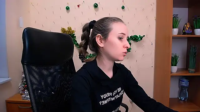 Snapshot of _Nicole_new chatting on December 18, 11:56 am  Nicole new online show from December 18, 11:56 am