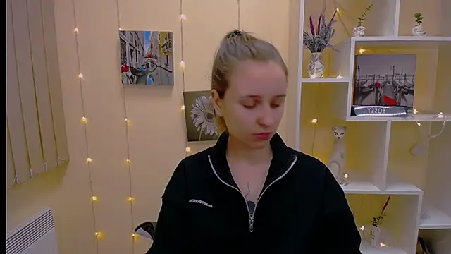 Snapshot of _Nicole_new chatting on March 5, 12:44 pm  Nicole new online show from March 5, 12:44 pm