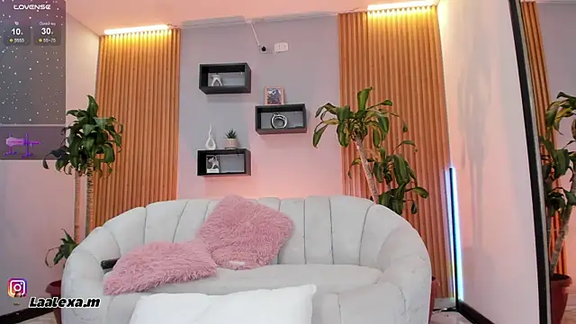 Aixaa charles online show from January 15, 4:00 pm