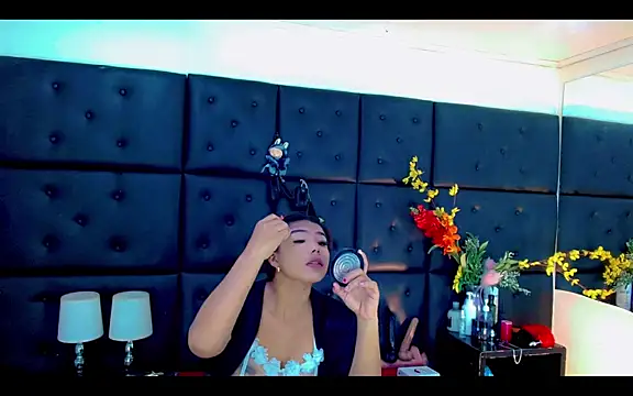 Isalombardi online show from April 7, 2:12 am