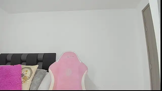 Snapshot of SabaBrown chatting on December 13, 3:38 am SabaBrown online show from December 13, 3:38 am