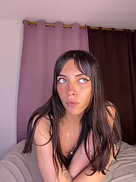 Snapshot of MiaGoth_ chatting on April 7, 11:37 pm MiaGoth online show from April 7, 11:37 pm
