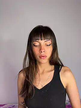 Snapshot of MiaGoth_ chatting on May 15, 10:39 pm MiaGoth online show from May 15, 10:39 pm