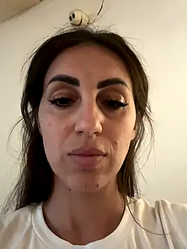 EmaSkyes online show from September 22, 10:06 am