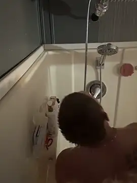 Snapshot of bigred0808 chatting on February 19, 2:18 am bigred0808 online show from February 19, 2:18 am