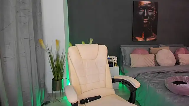 Sonia  Rey online show from February 22, 1:22 am