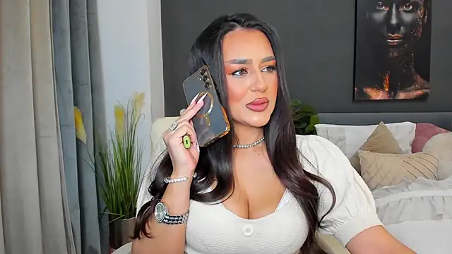 Sonia  Rey online show from December 17, 1:28 pm