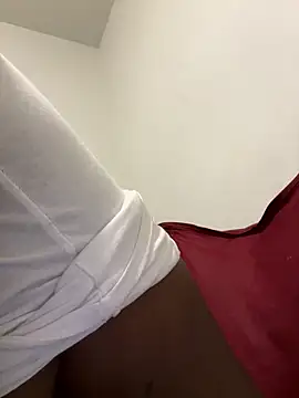 honeybrow online show from January 9, 9:05 pm