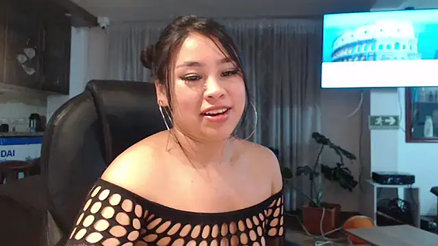 hinataleecs online show from February 22, 9:01 am