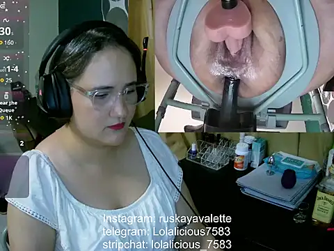 Snapshot of lolalicious_7583 chatting on February 20, 9:37 pm lolalicious 7583 online show from February 20, 9:37 pm