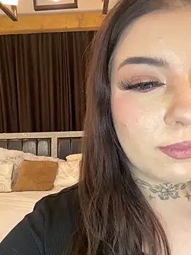 Snapshot of EmaSky chatting on November 7, 8:20 pm EmaSky online show from November 7, 8:20 pm