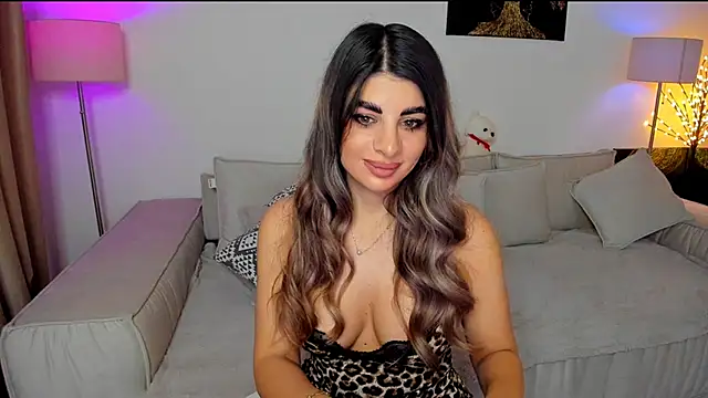 Snapshot of Queenofyouredreams chatting on January 4, 10:55 pm Queenofyouredreams online show from January 4, 10:55 pm