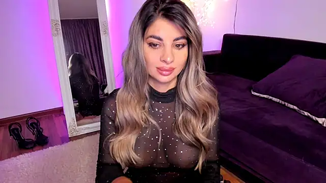 Queenofyouredreams online show from May 17, 9:55 pm